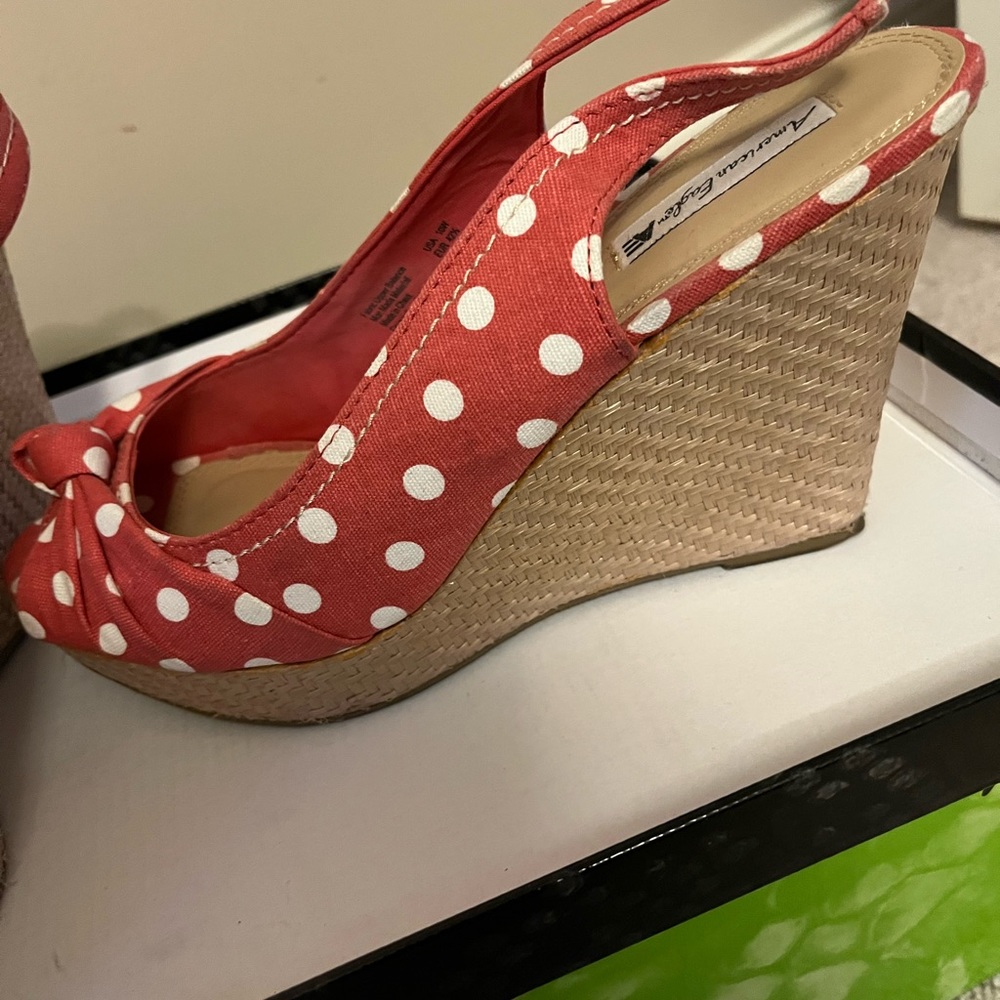 Pink and white polka dot wedges